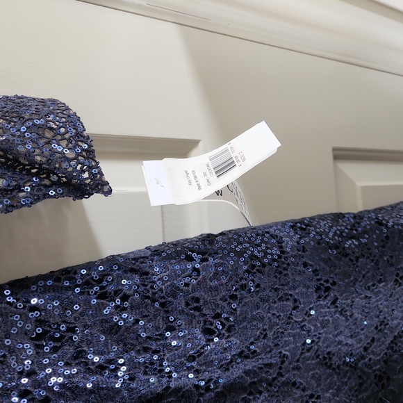 NWT Kay Unger Sequin Lace V-Neck Sheath Dress - Picture 7 of 10